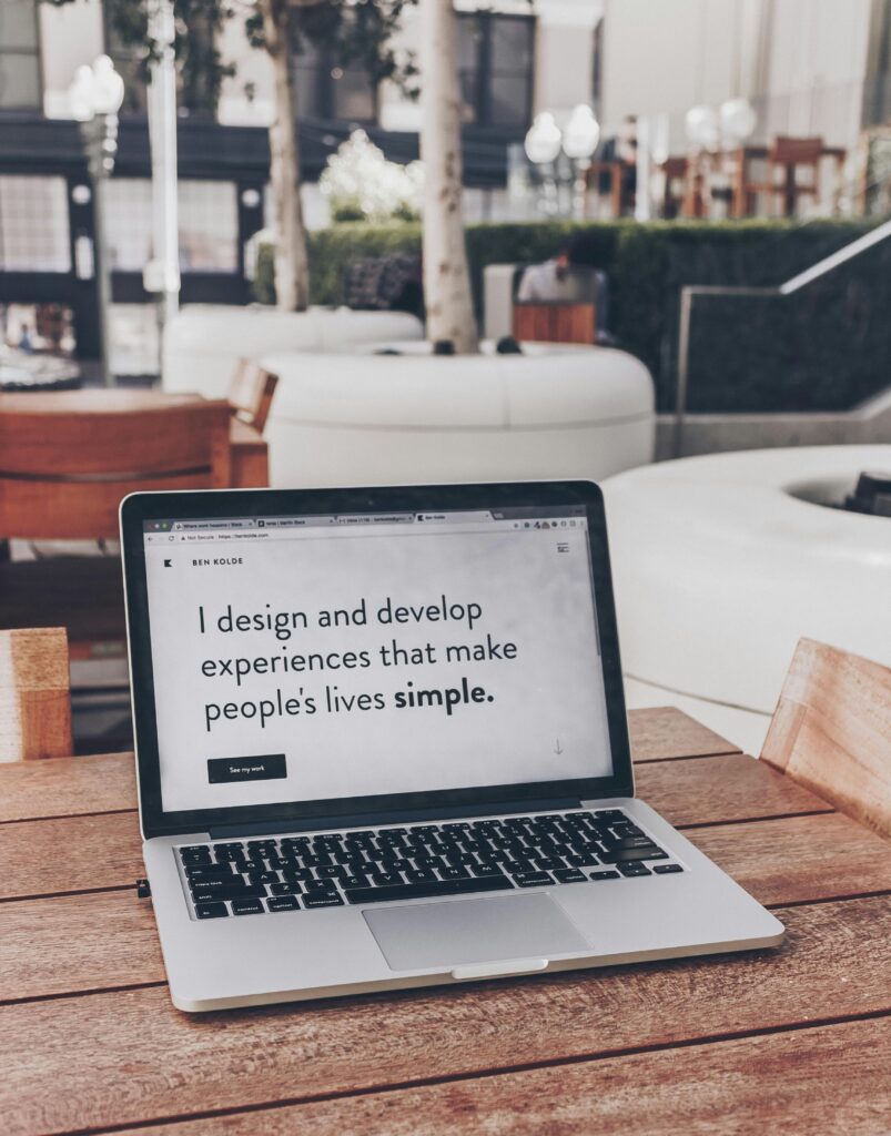 Immagine in evidenza di Hello World